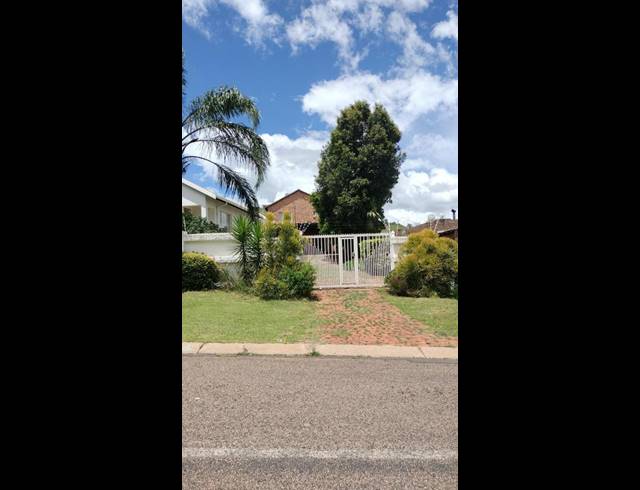 3 BEDROOM HOUSE FOR SALE IN EERSTERUS